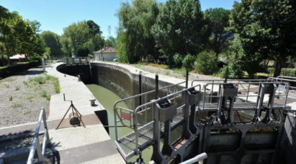 photo d'une écluse du canal du midi